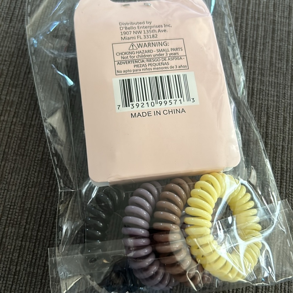 5/$20 Hair Accessories 8pcs - Picture 2 of 4